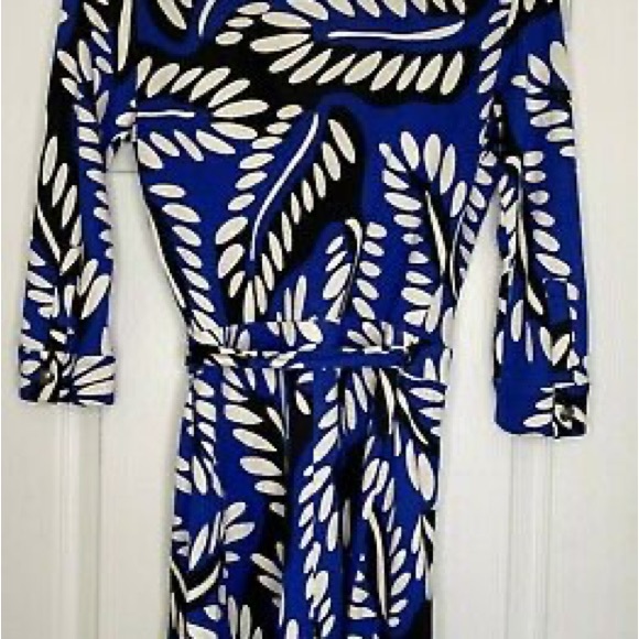 DIANE VON FURSTENBERG Celeste Wrap Romper. Size: 10. - Picture 3 of 7